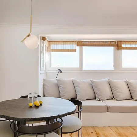 Romantic Gem In Graca Lisbon